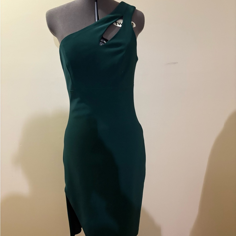 Elegant Green One-Shoulder Dress